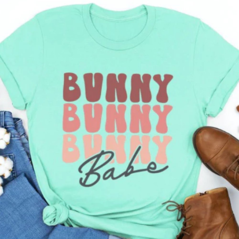 Easter Bunny Babe T-Shirt Mint